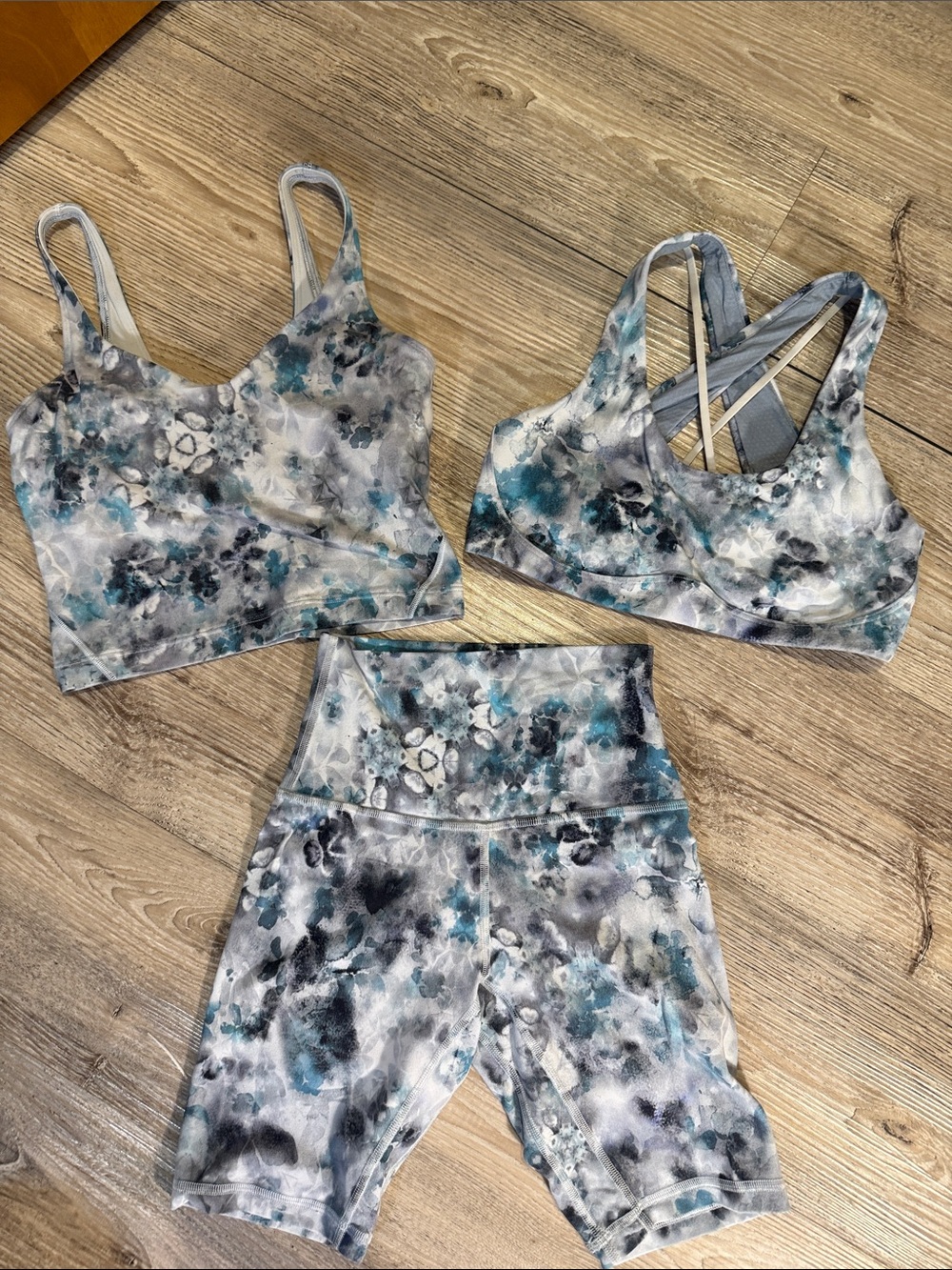 Lululemon Kaleidofloral Multi Size 2 Align 3 Piece Matching Set